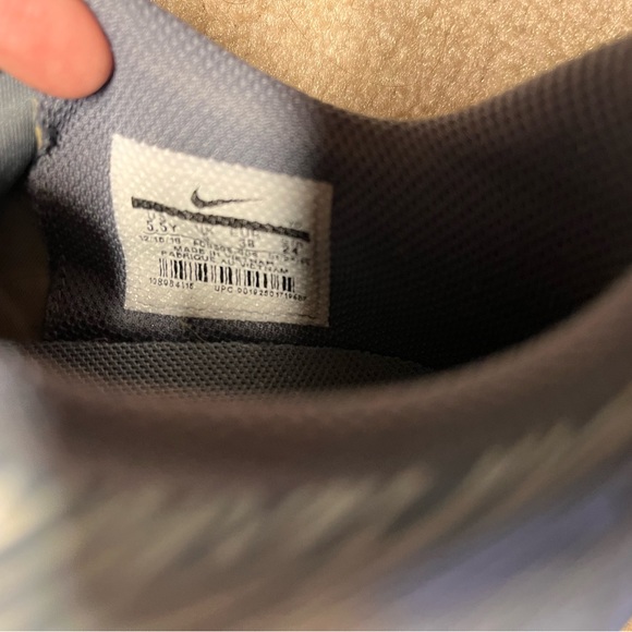 Nike Phantom Venom soccer cleats - Picture 3 of 6